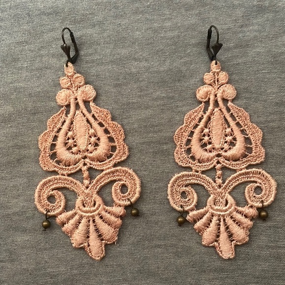 Never worn, detailed knit work earrings, beautiful soft pink and lightweight. - Picture 1 of 8
